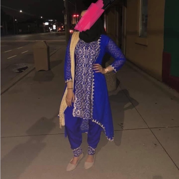 Blue Pakistani suit - Picture 6 of 7
